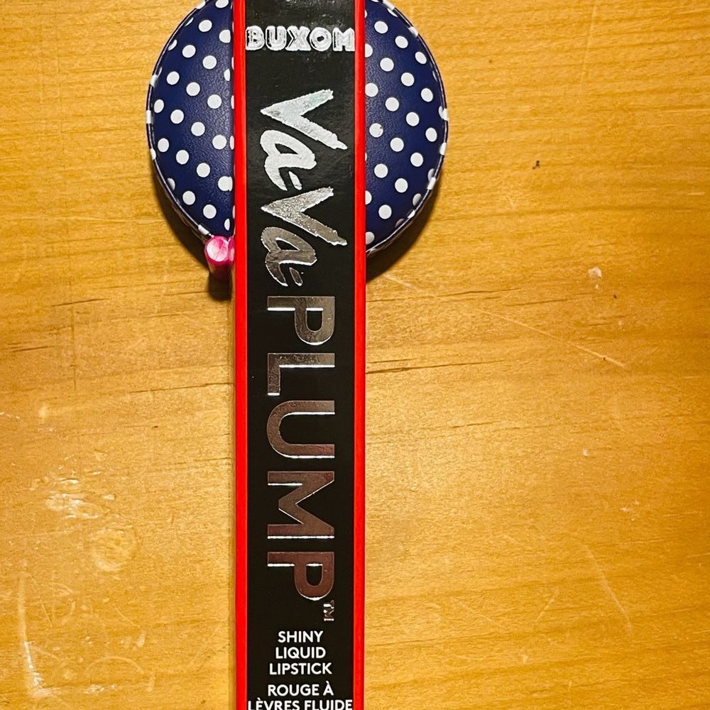 Buxom Va-Va-Plump Shiny Liquid Lipstick in Make It Hot